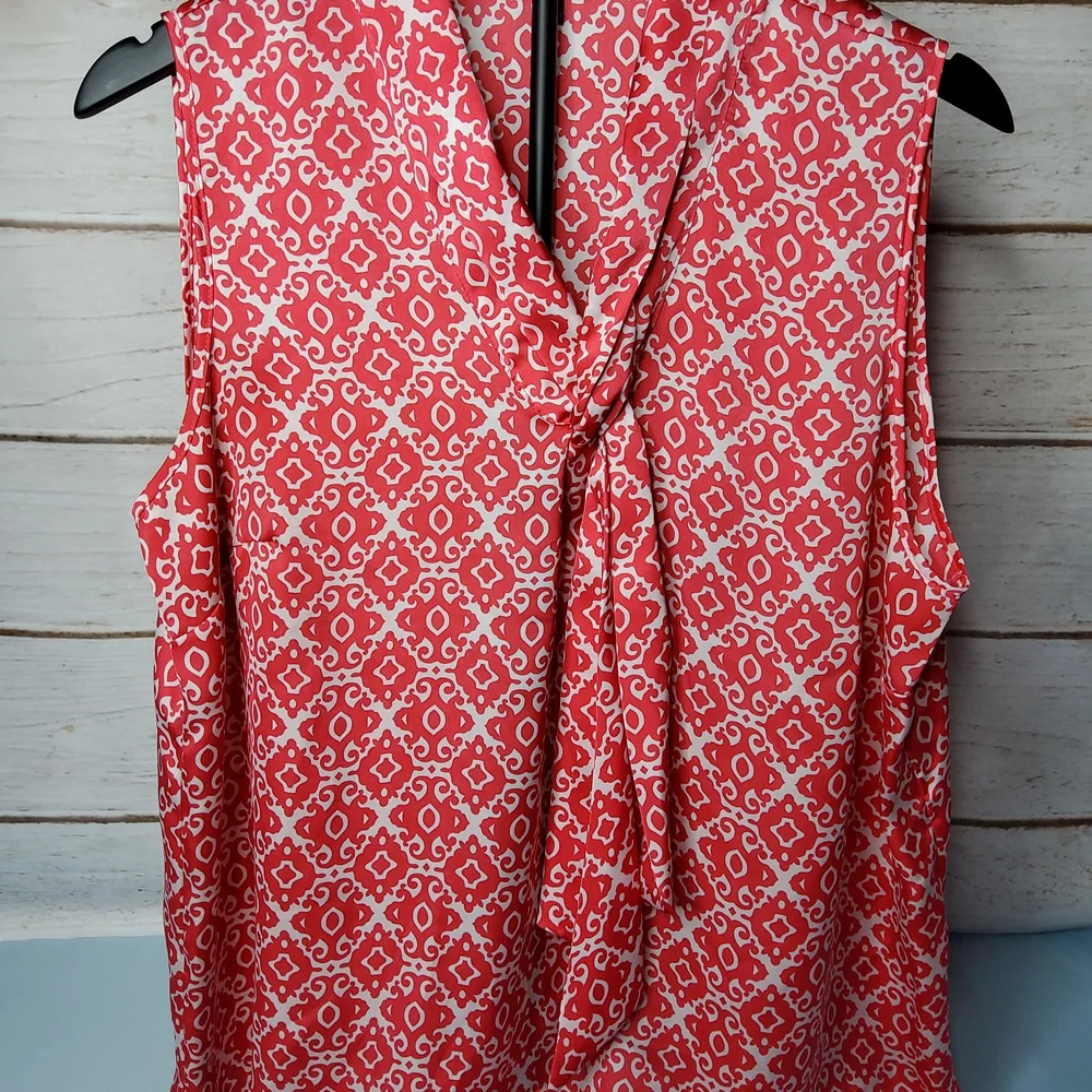 Sleeveless Knot-Front Patterned Top - Coral White - Picture 1 of 5